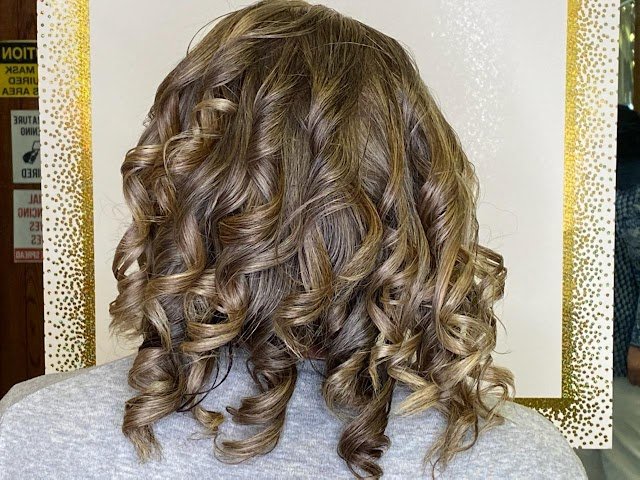 Just for U Salon logo