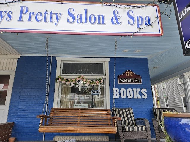 Medina's Books & Coffee logo